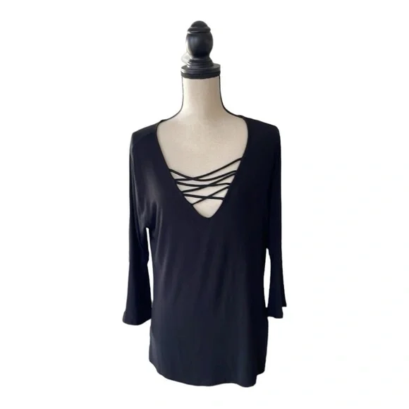 ♥️Tahari♥️women’s black 3/4 bell sleeve blouse size (Large) - Picture 1 of 9